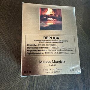 Maison Margela Replica candle in By The Fireplace 165g